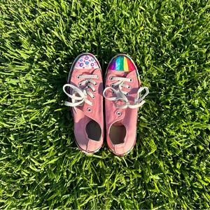 Converse Size 6 Men’s and 8 Women’s Pink Decorated Shoes
